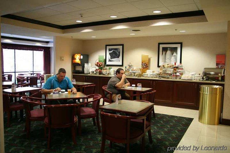 Hampton Inn Cincinnati Eastgate Restaurant photo