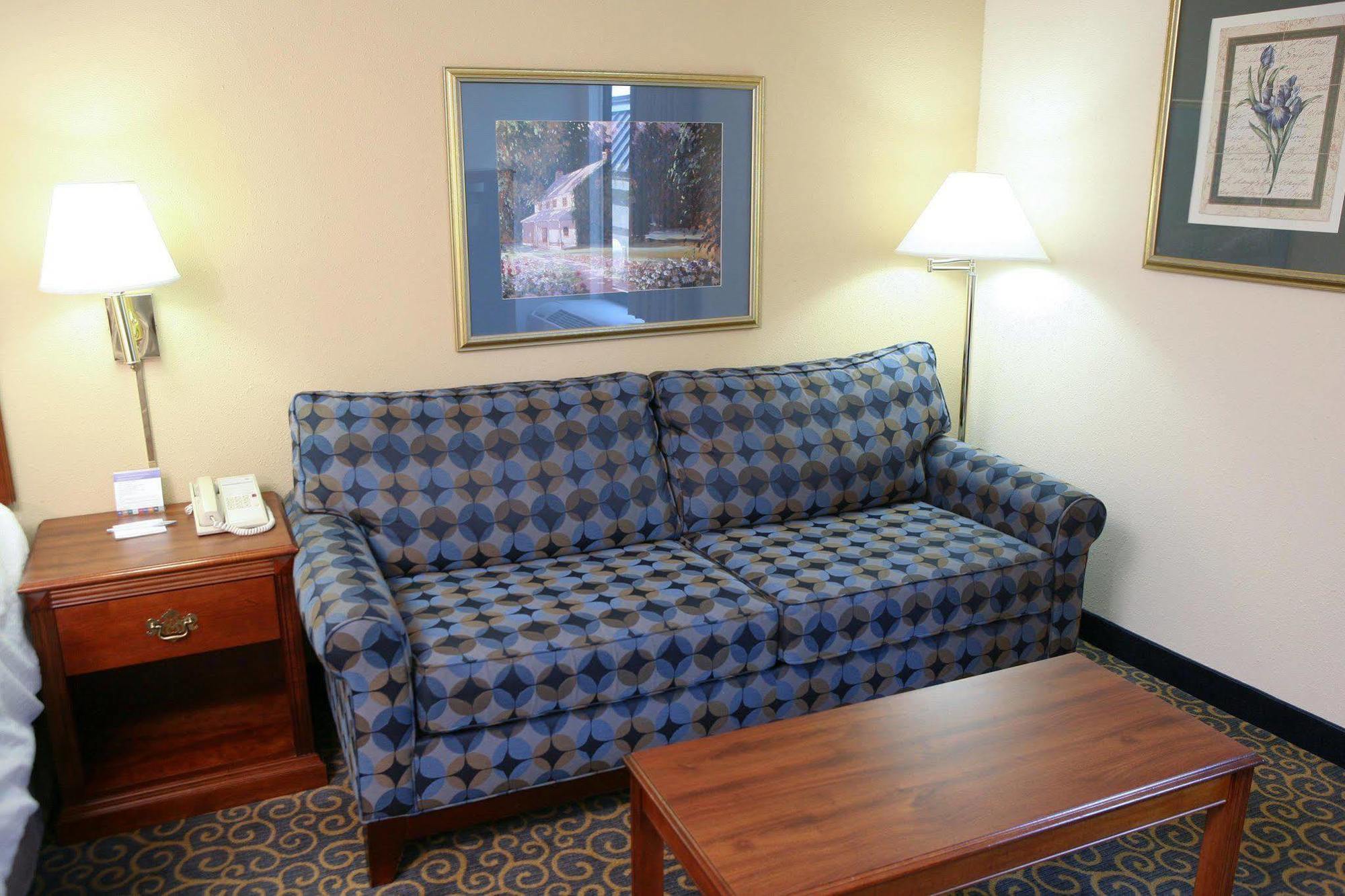 Hampton Inn Cincinnati Eastgate Room photo